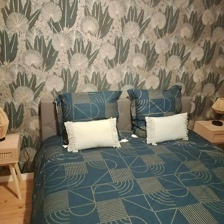 Chambre D'Hote Familiale De La Maison Bleue Lanvallay Eksteriør bilde