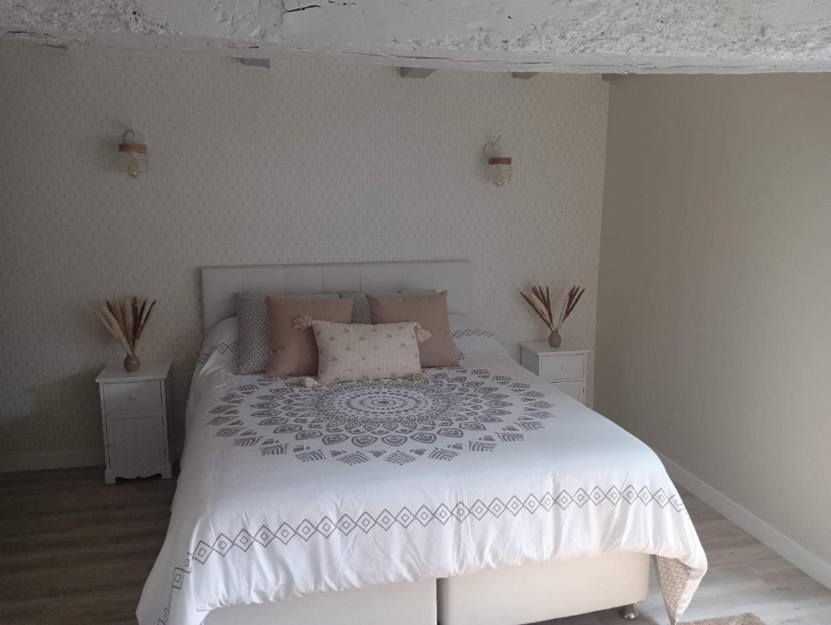 Chambre D'Hote Familiale De La Maison Bleue Lanvallay Eksteriør bilde