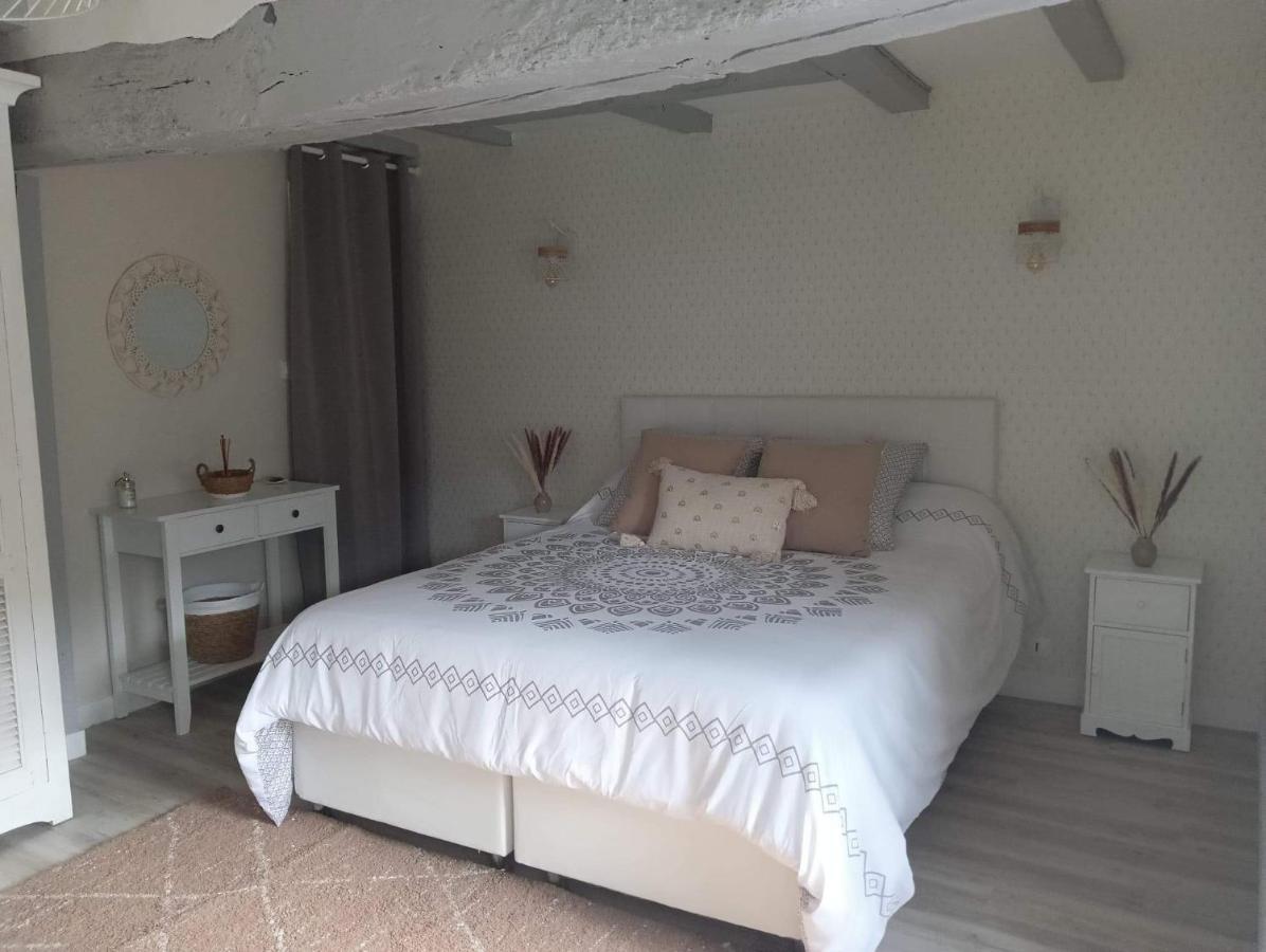 Chambre D'Hote Familiale De La Maison Bleue Lanvallay Eksteriør bilde