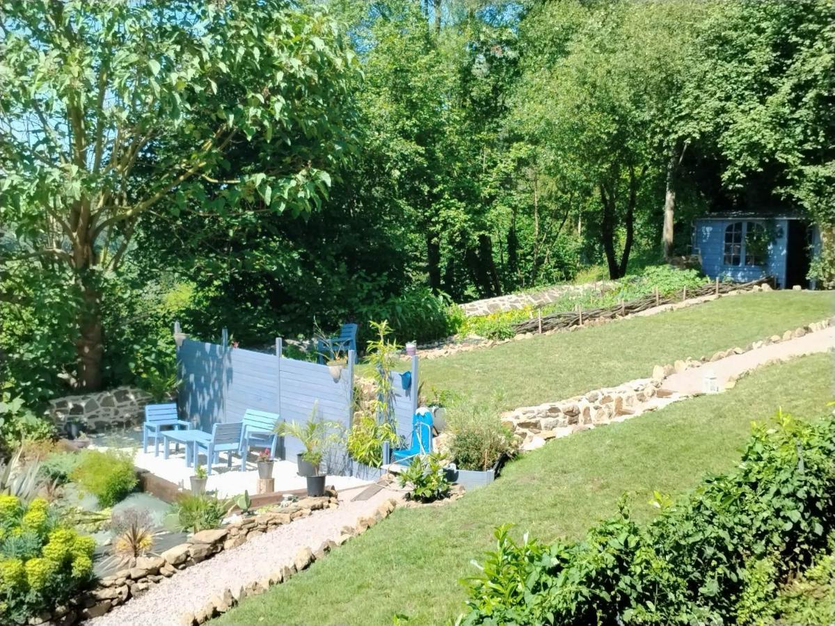 Chambre D'Hote Familiale De La Maison Bleue Lanvallay Eksteriør bilde