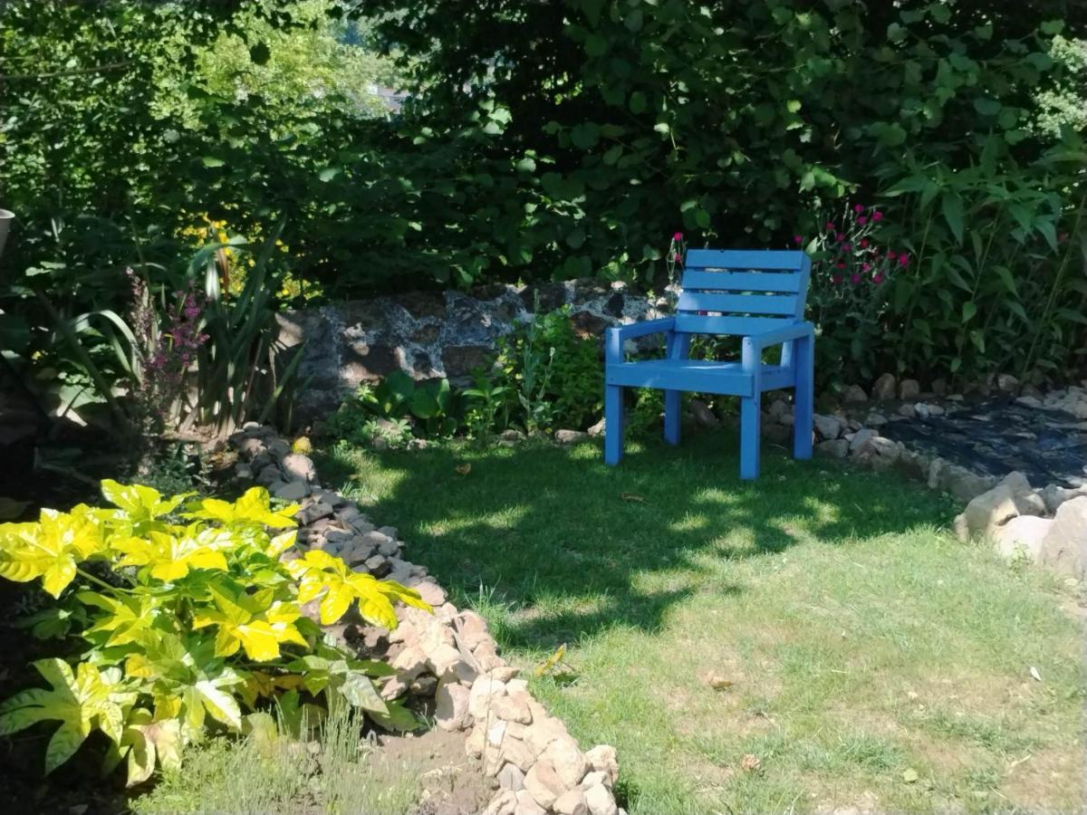 Chambre D'Hote Familiale De La Maison Bleue Lanvallay Eksteriør bilde