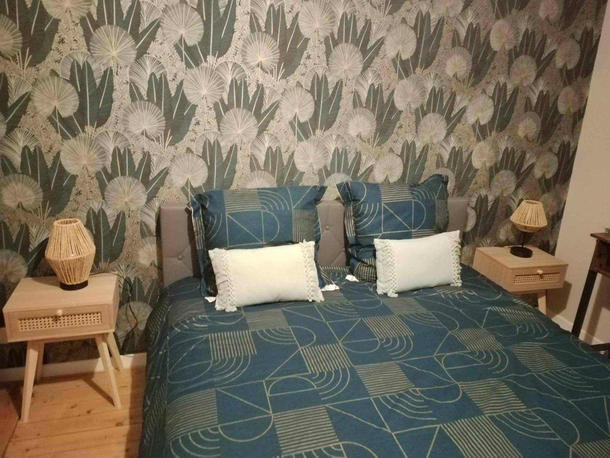 Chambre D'Hote Familiale De La Maison Bleue Lanvallay Eksteriør bilde